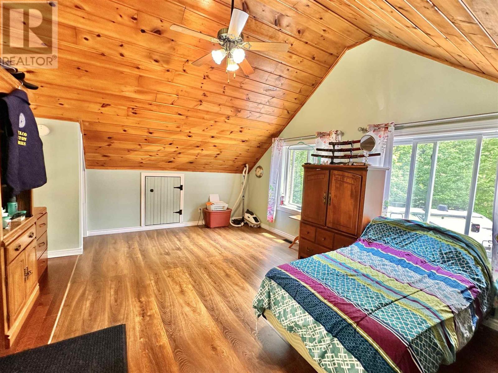 884 Dunlop Shores Rd Property Photo 24