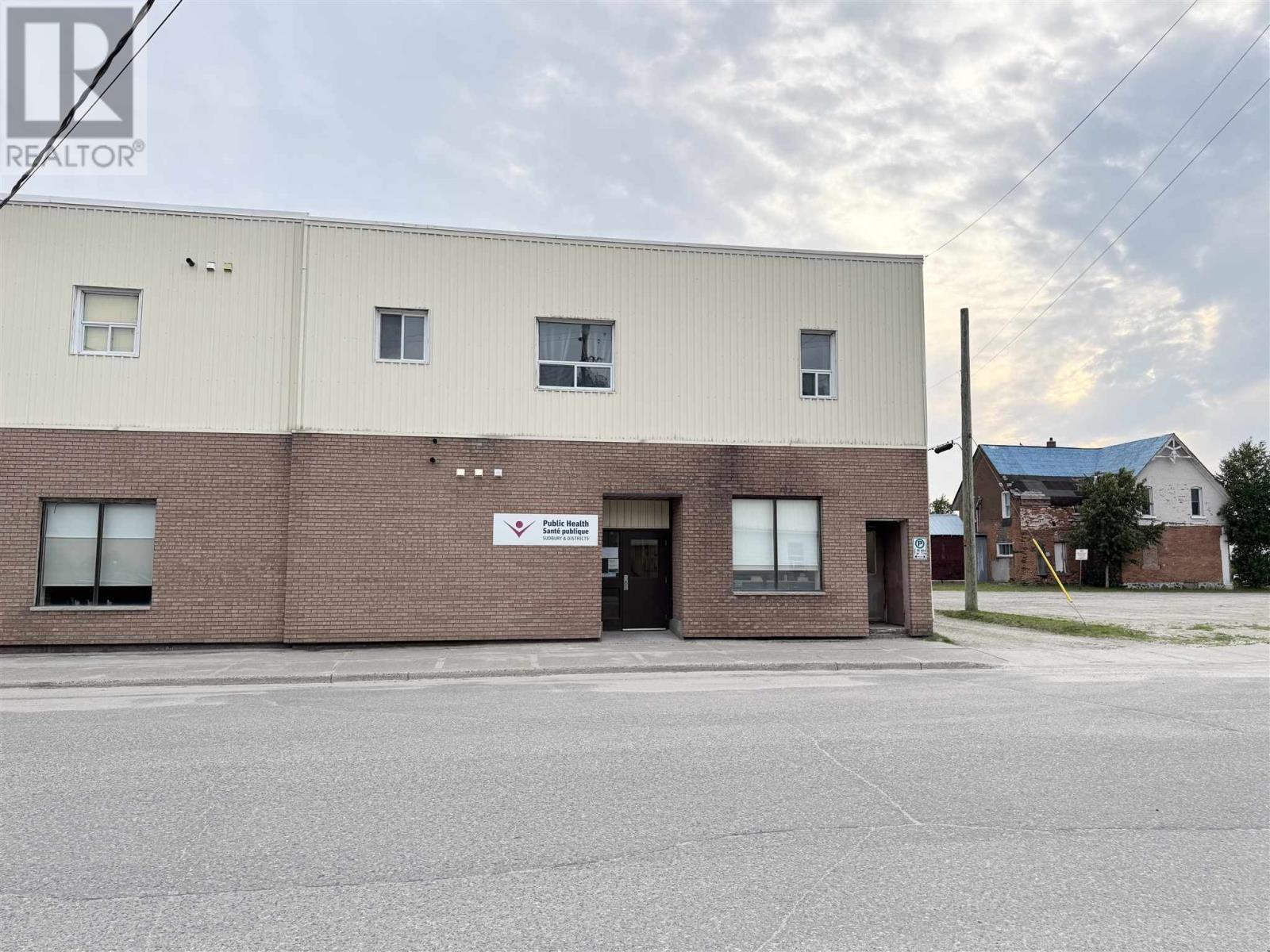 34 Birch St E # 2 Property Photo 2