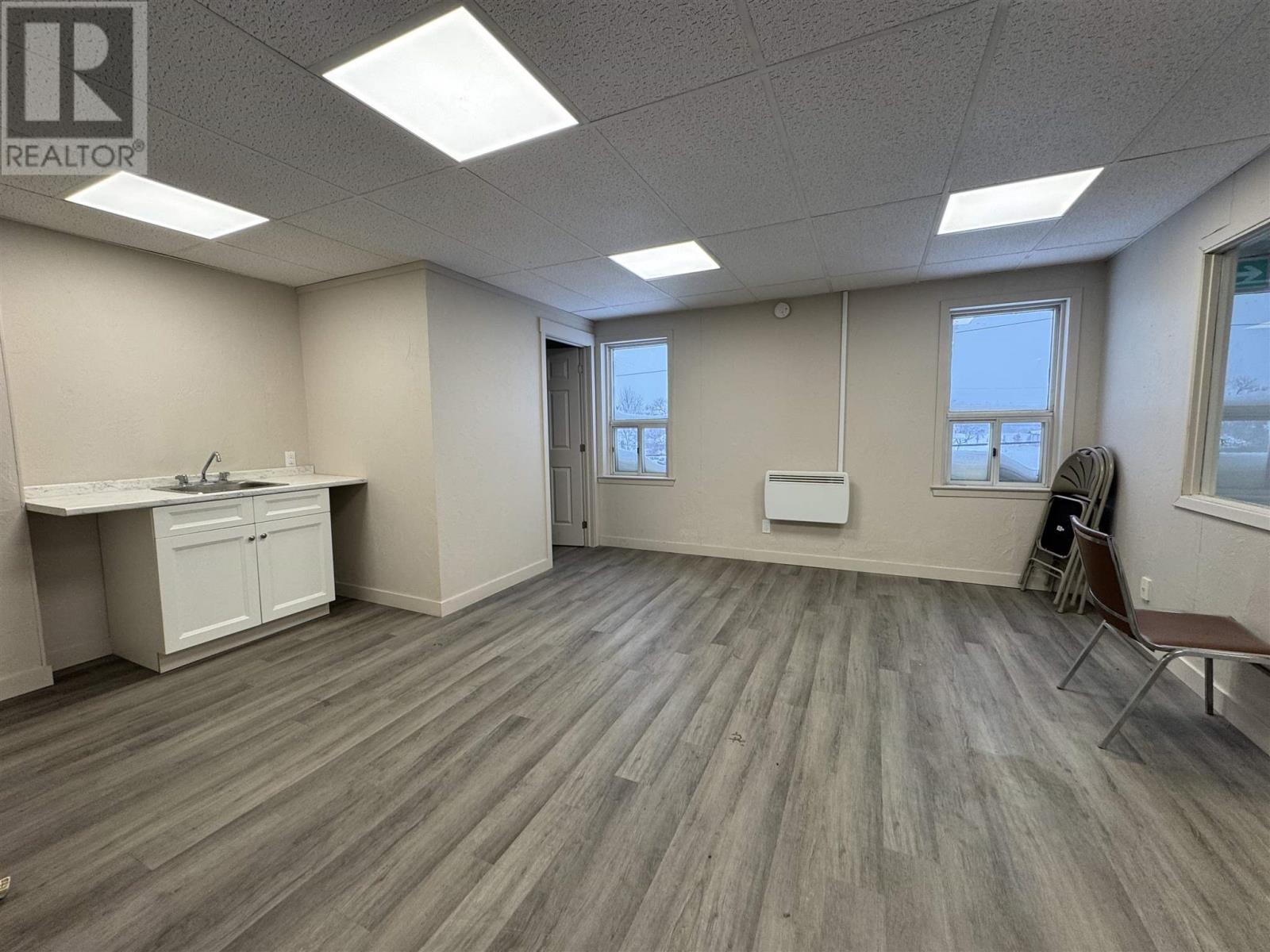 34 Birch St E # 2 Property Photo 5