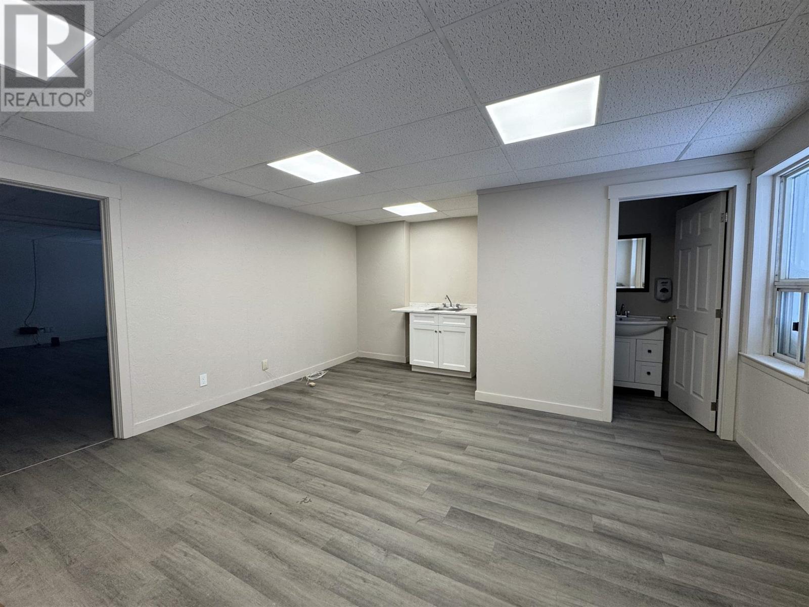 34 Birch St E # 2 Property Photo 6