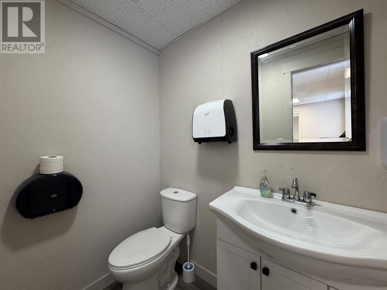 34 Birch St E # 2 Property Photo 7