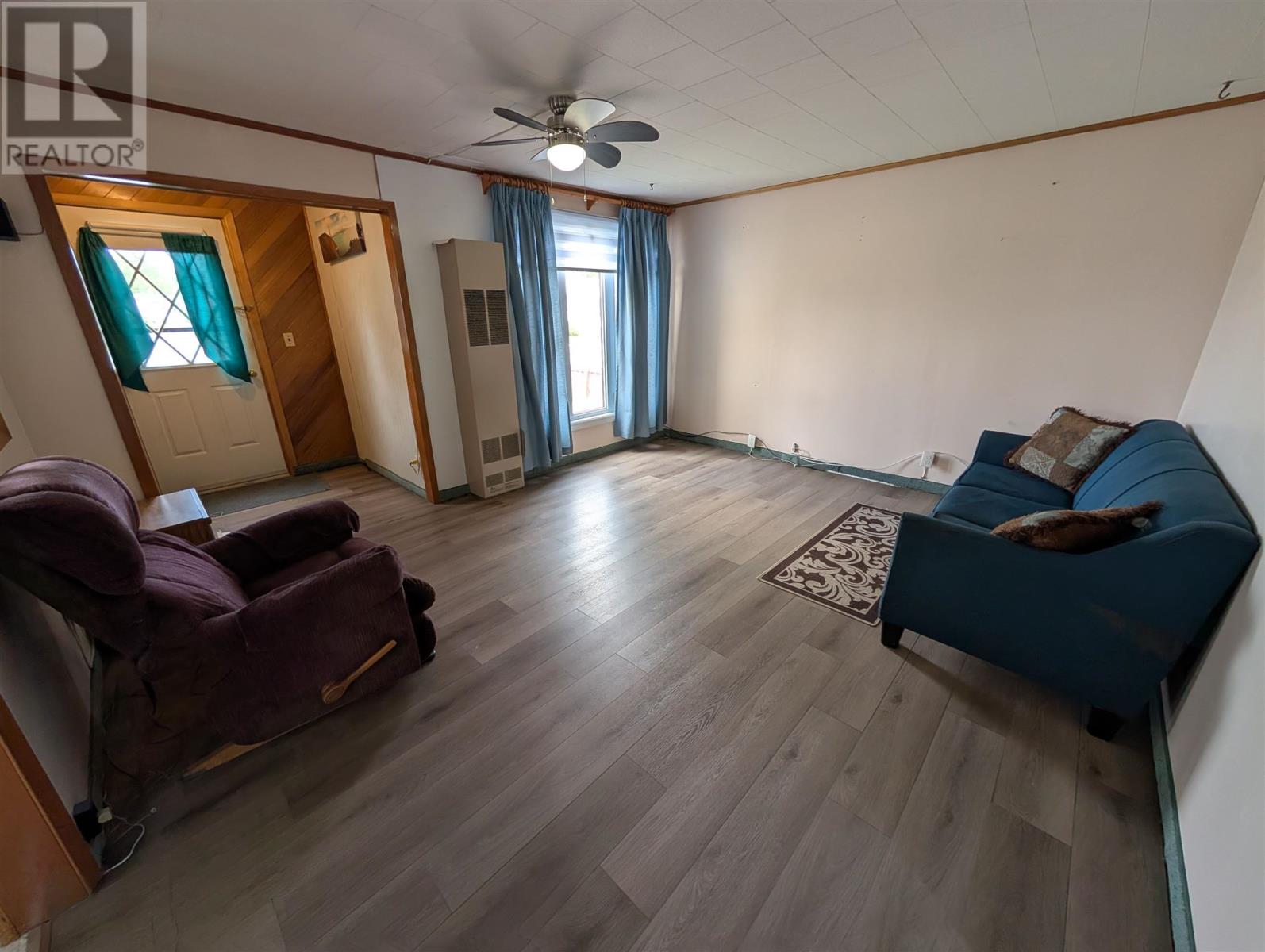 61 Third Ave Property Photo 8