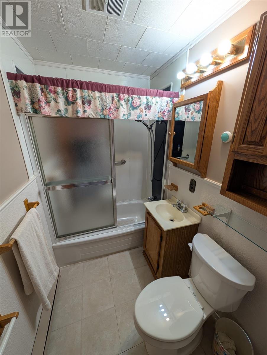 61 Third Ave Property Photo 18