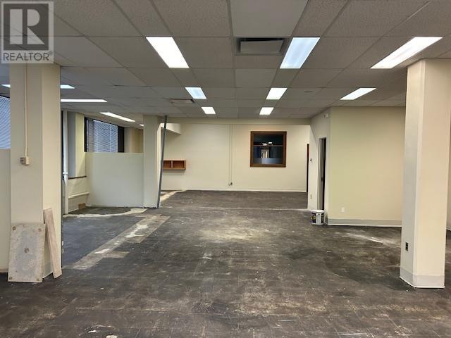 875 Queen St Property Photo 11