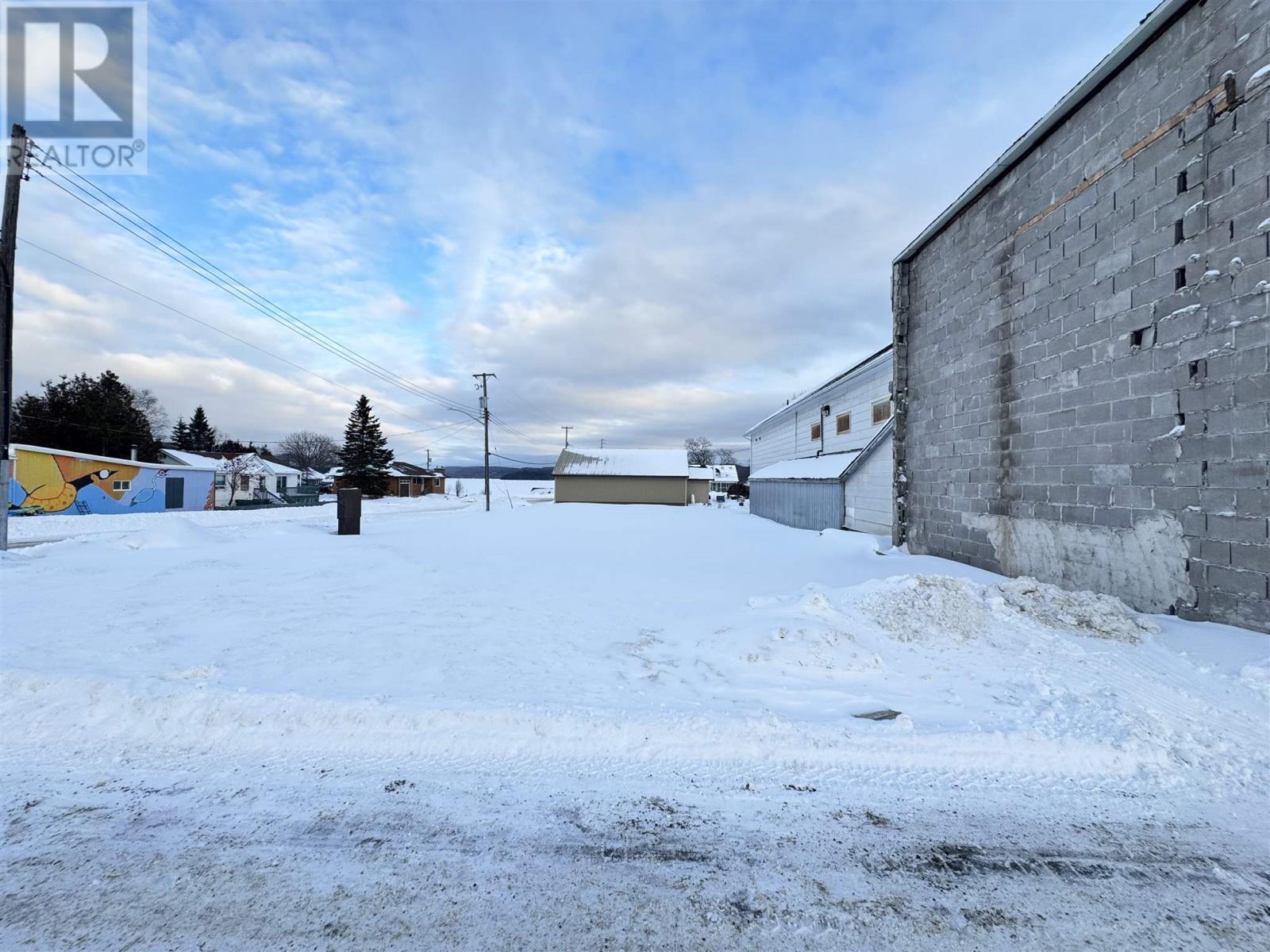 49 Broadway Ave Property Photo 1