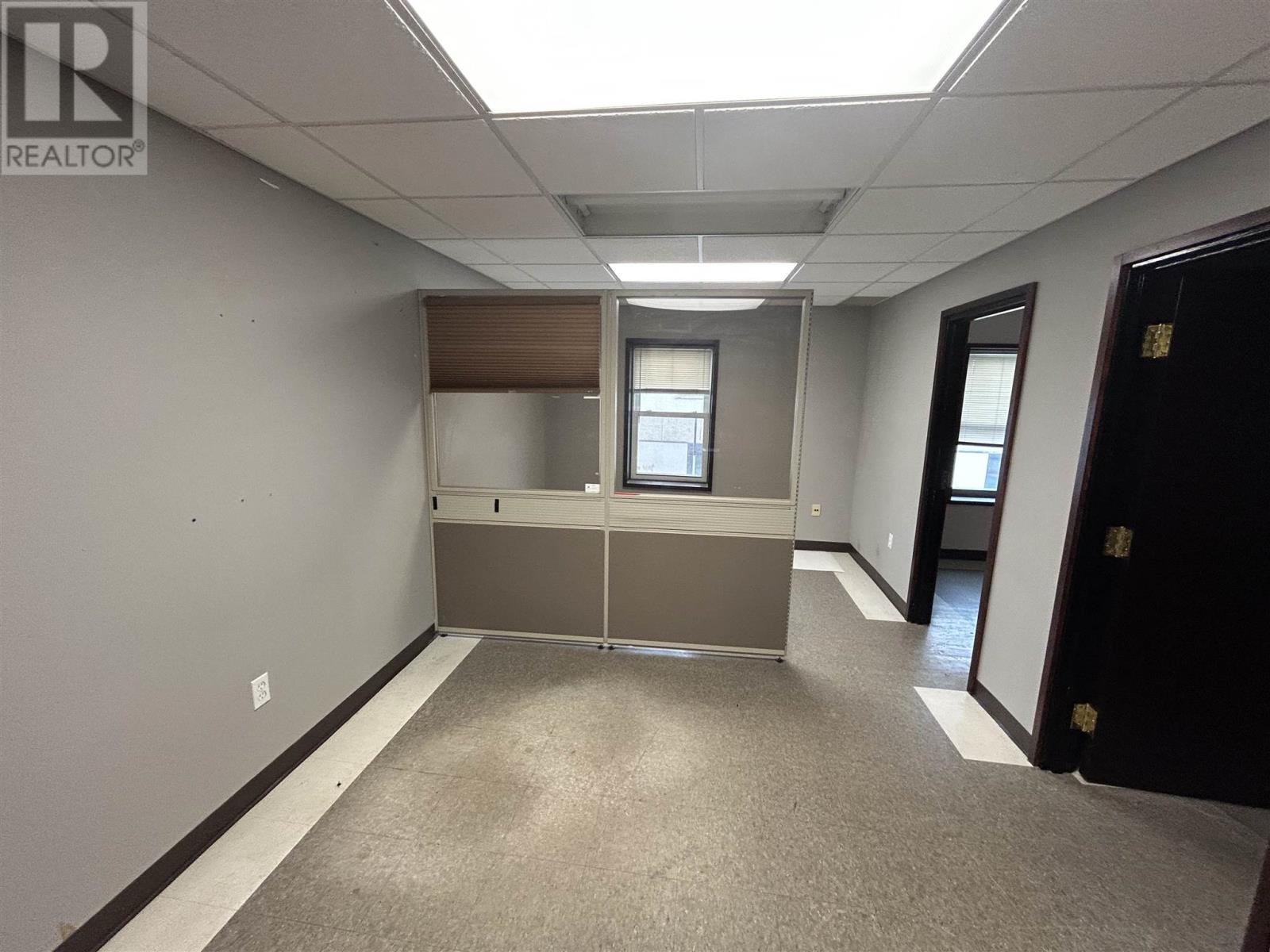 557 Queen St # 203 Property Photo 4