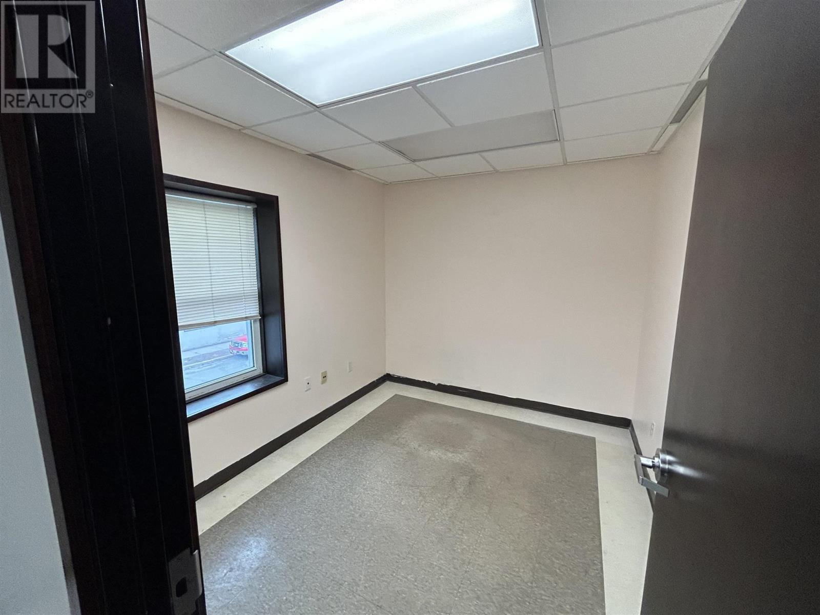 557 Queen St # 203 Property Photo 5