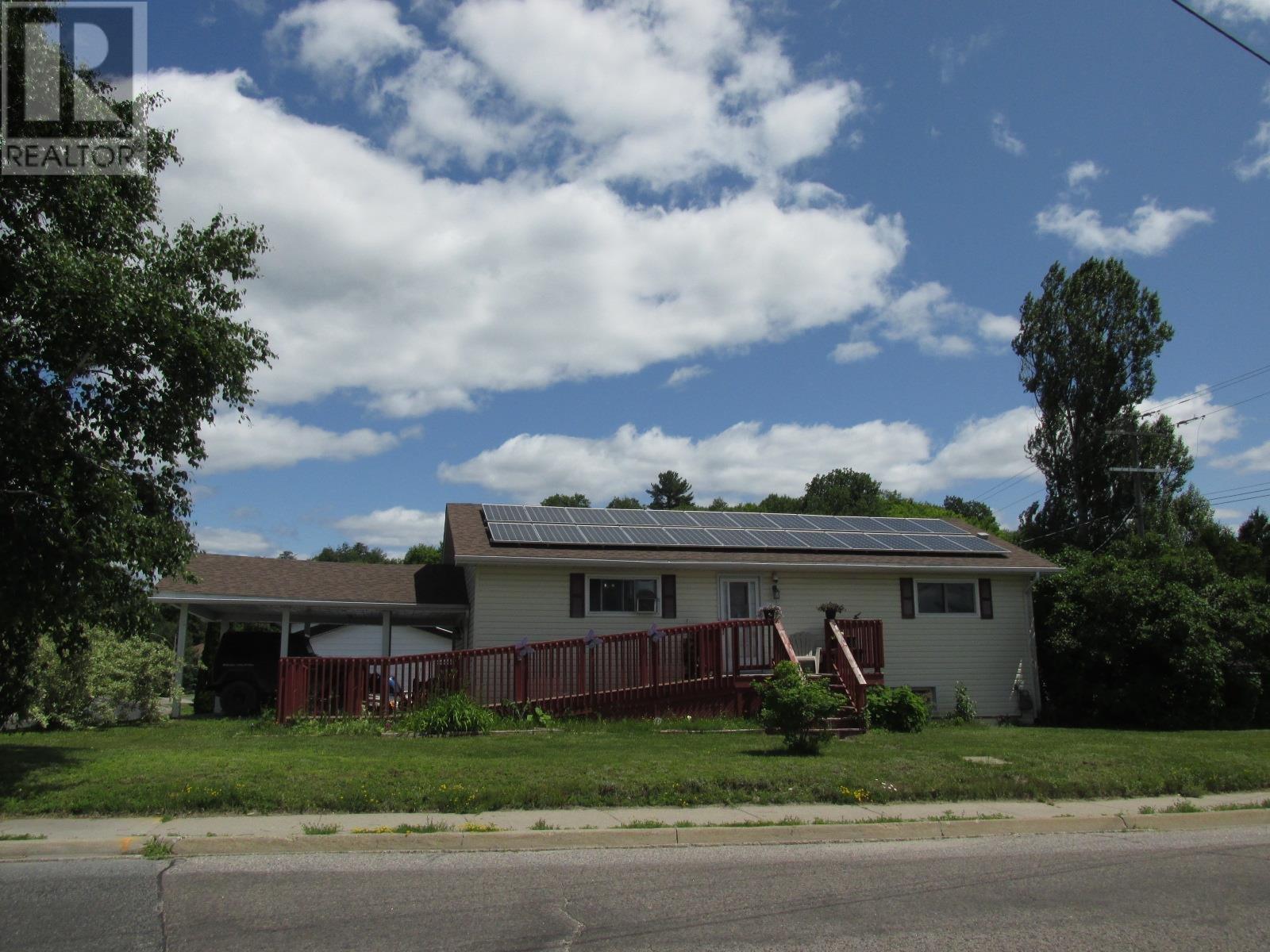 113 Mississauga AVE Property Photo 1