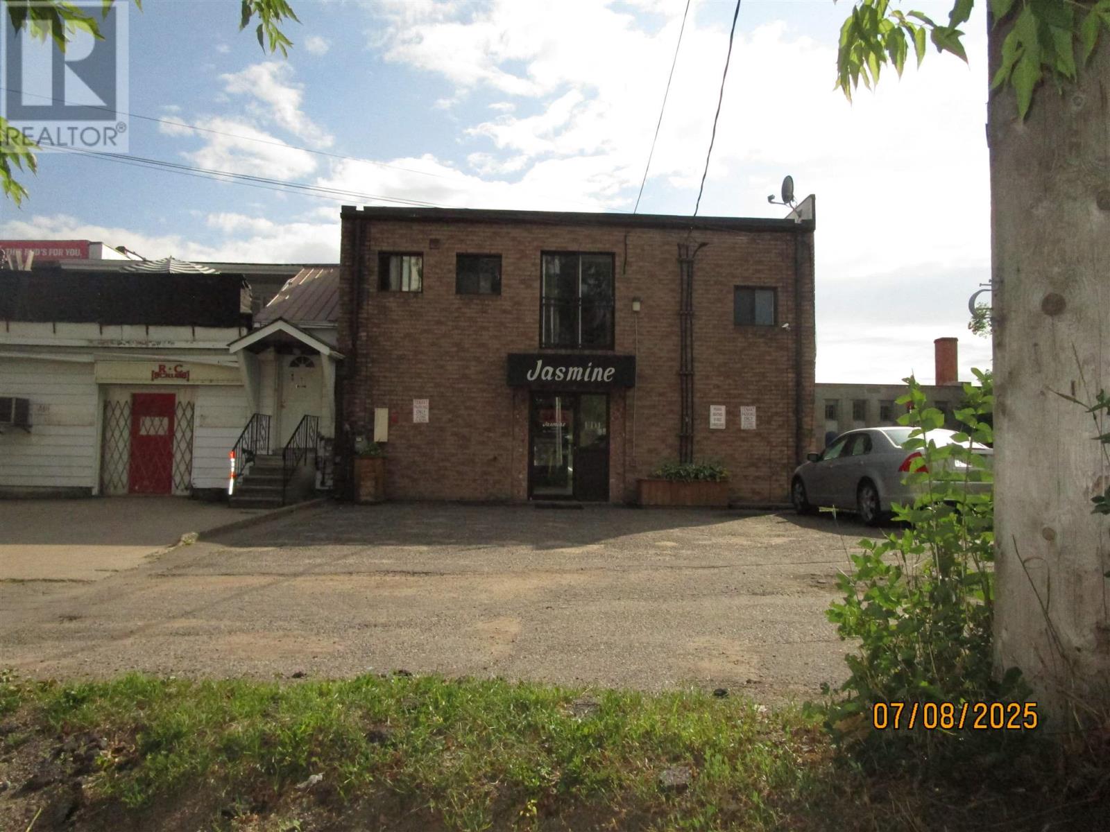 446-450 Queen St E Property Photo 7
