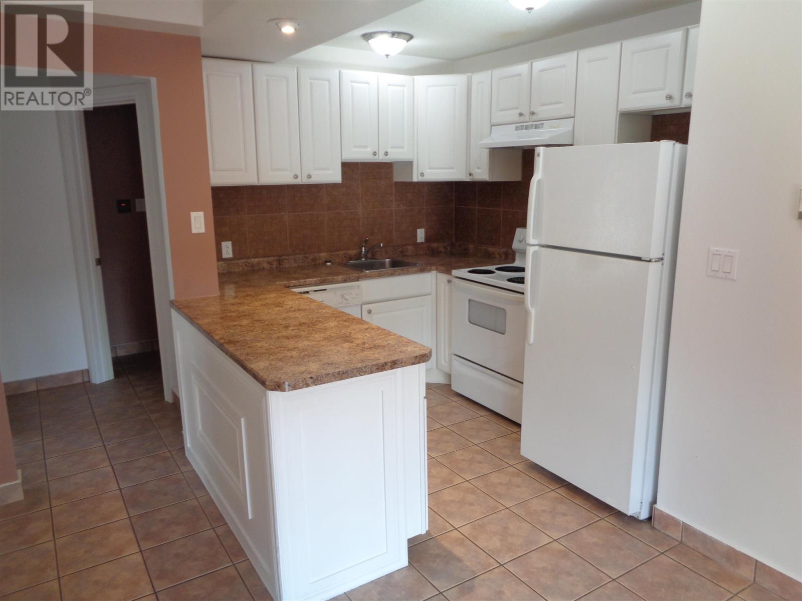 446-450 Queen St E Property Photo 13