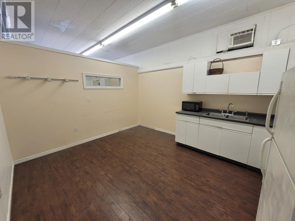 331 Wellington St W Property Photo 6