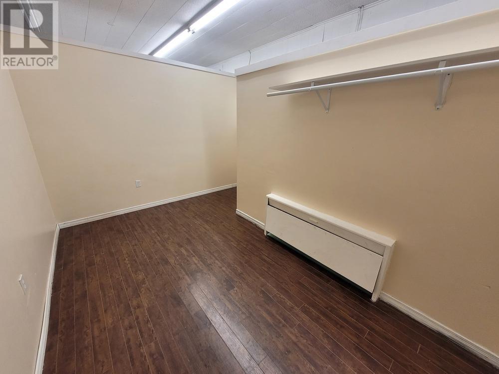 331 Wellington St W Property Photo 8