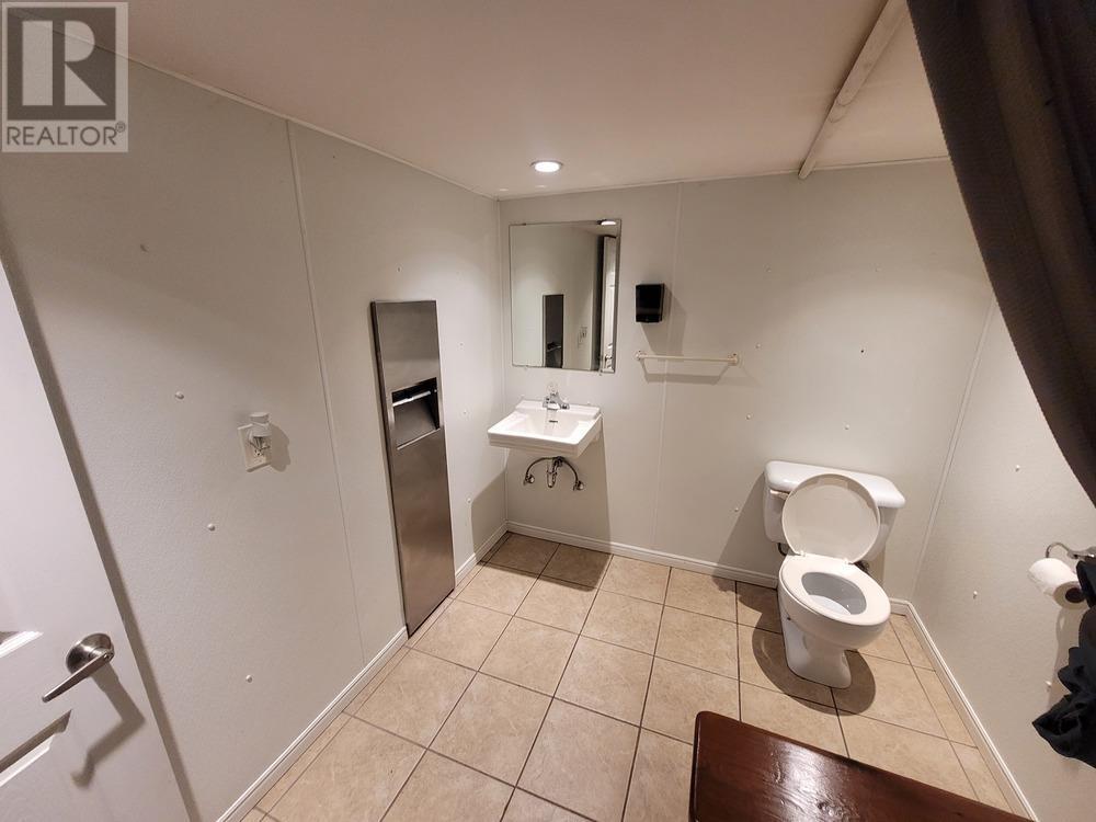 331 Wellington St W Property Photo 11