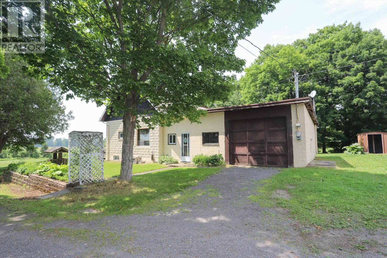 2704 A Line Rd Property Photo 4