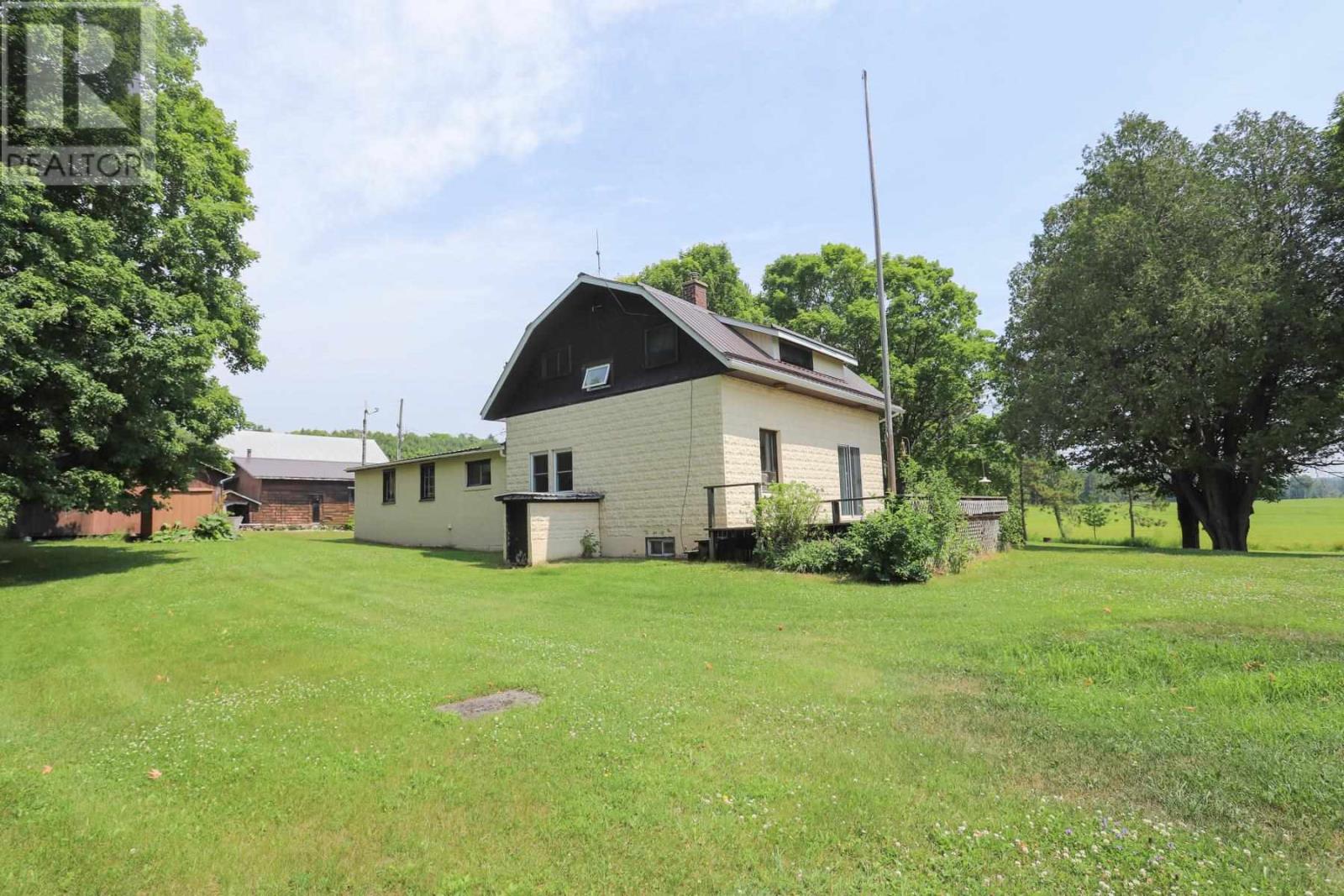 2704 A Line Rd Property Photo 5