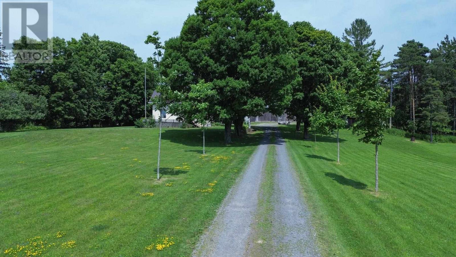 2704 A Line Rd Property Photo 6