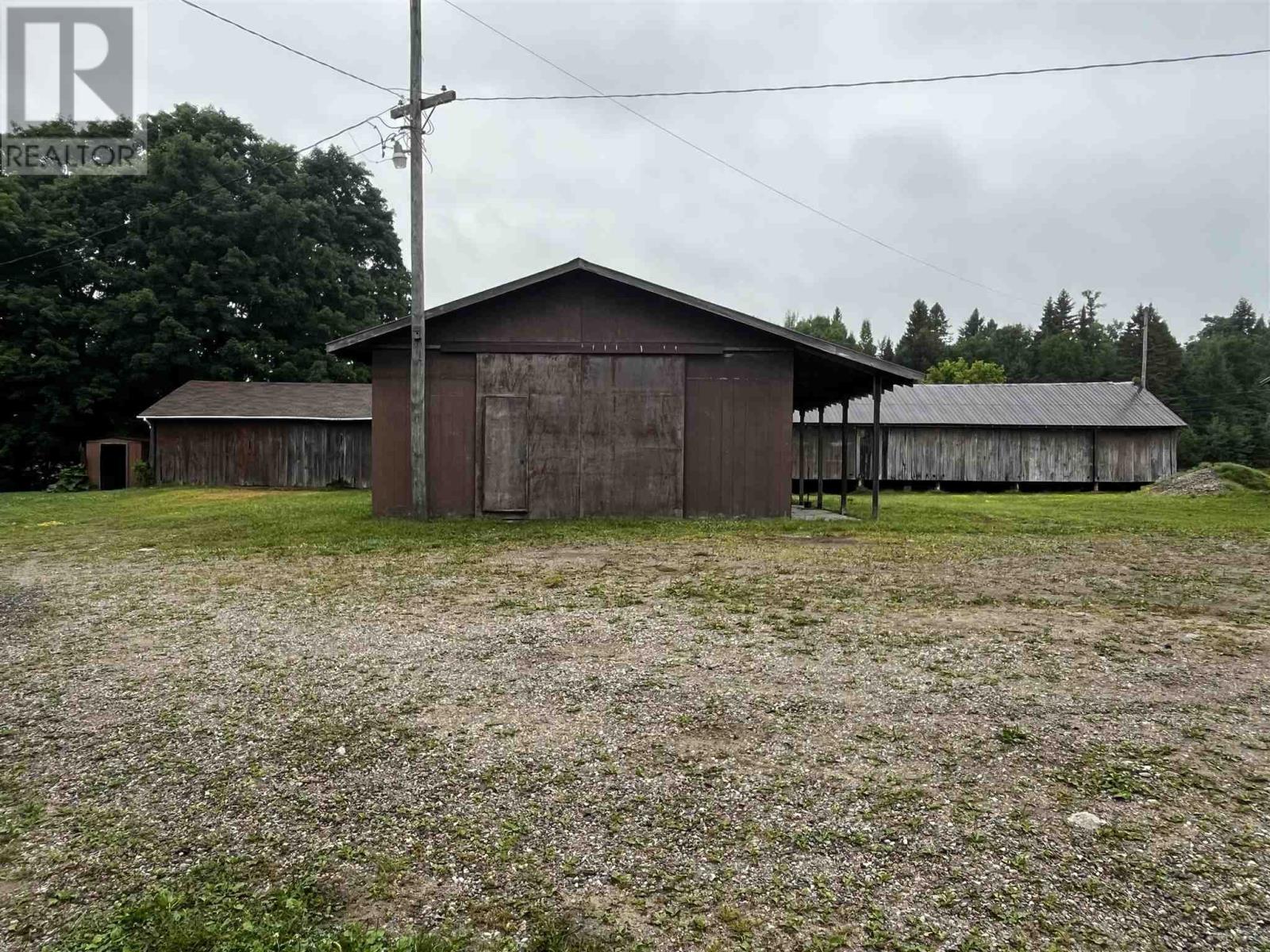 2704 A Line Rd Property Photo 7