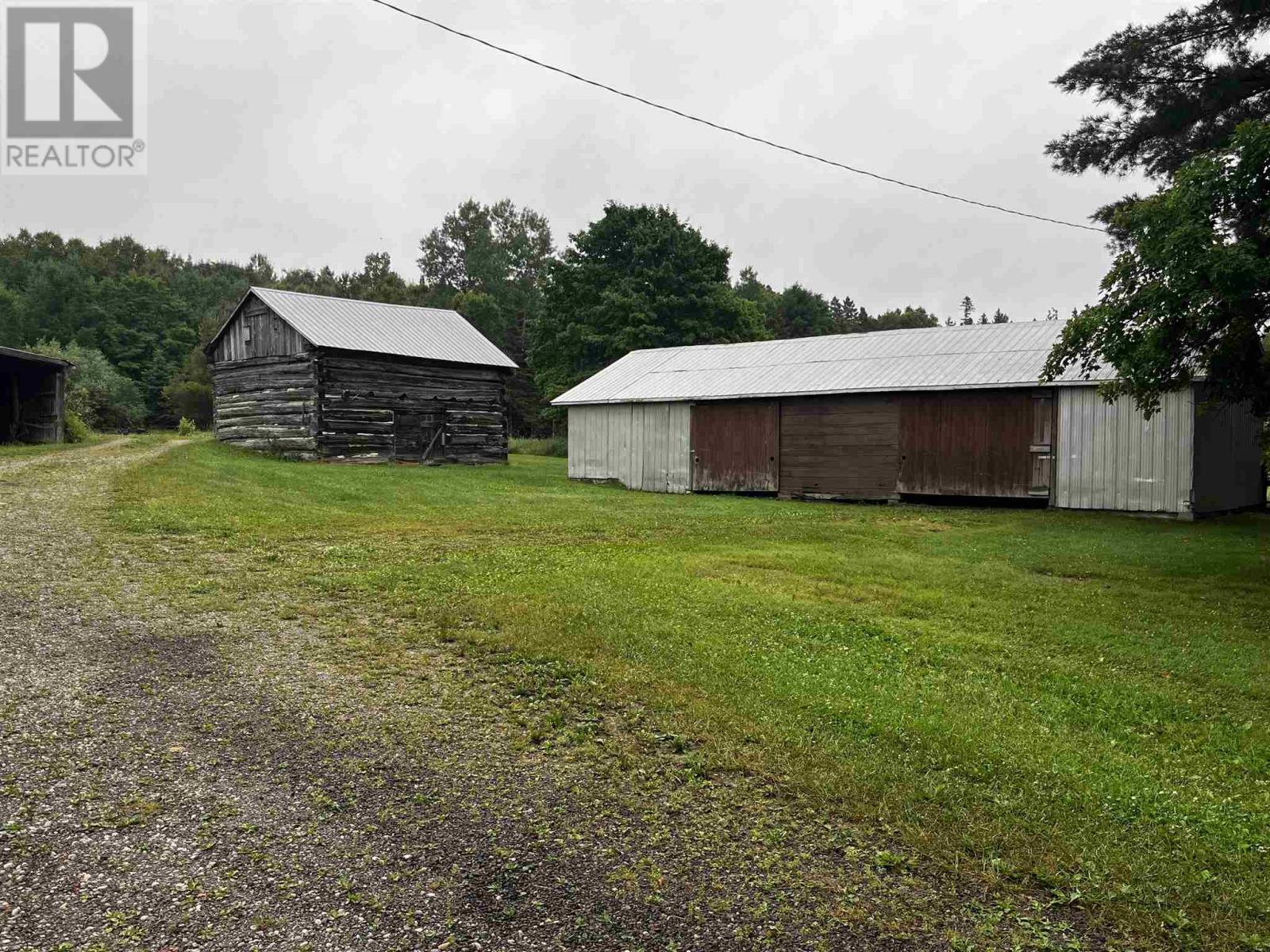 2704 A Line Rd Property Photo 8