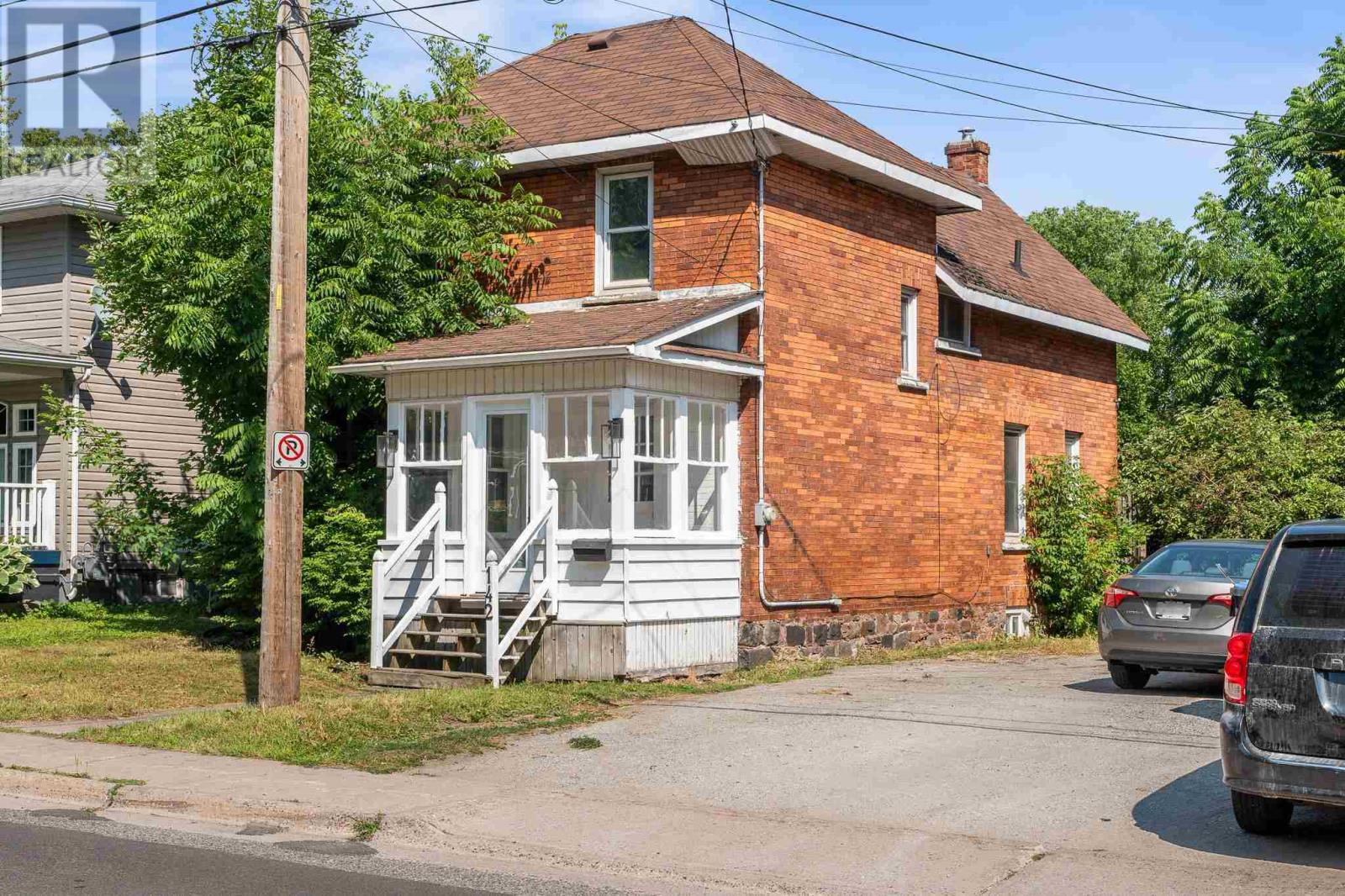 142 Church St Property Photo