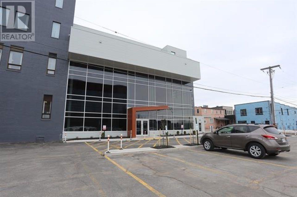 477 Queen St E # 202 Property Photo 5