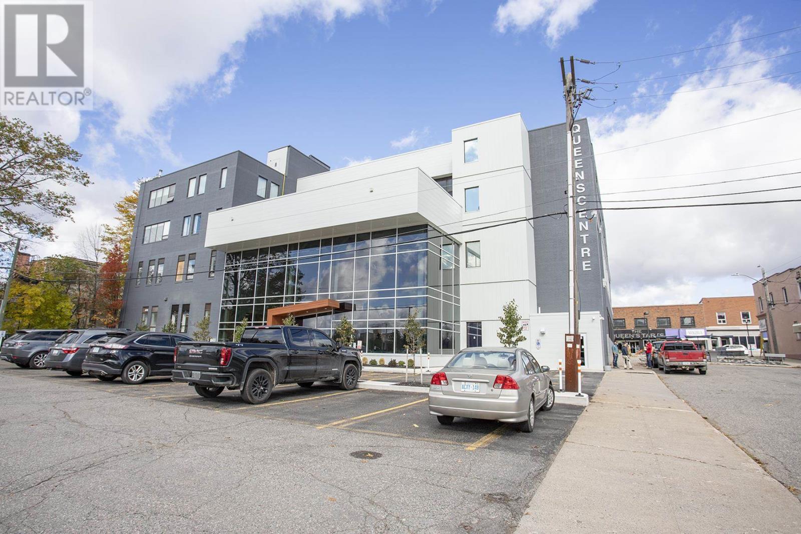 477 Queen St E # 202 Property Photo 8