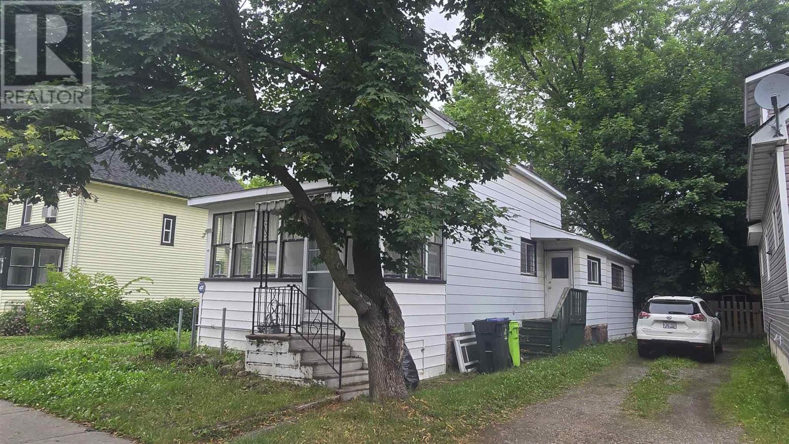 412 Northland Rd Property Photo 4