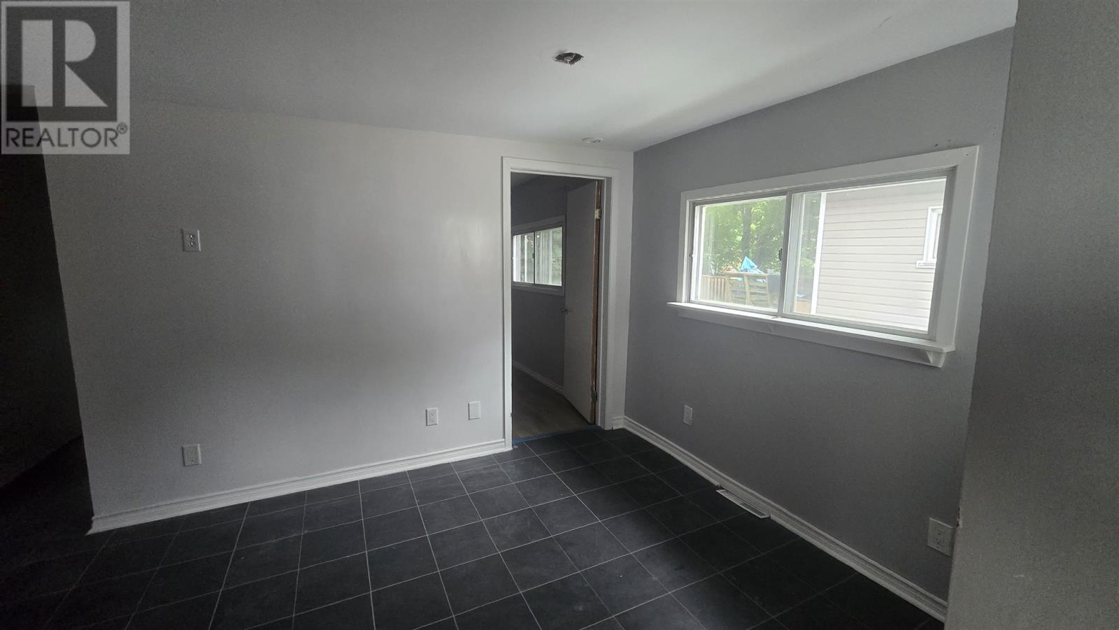 412 Northland Rd Property Photo 8