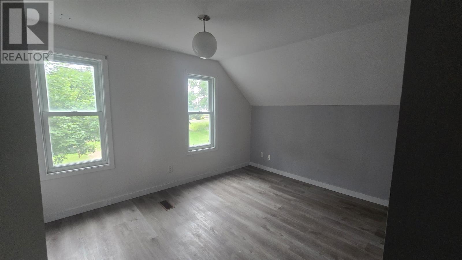 412 Northland Rd Property Photo 20