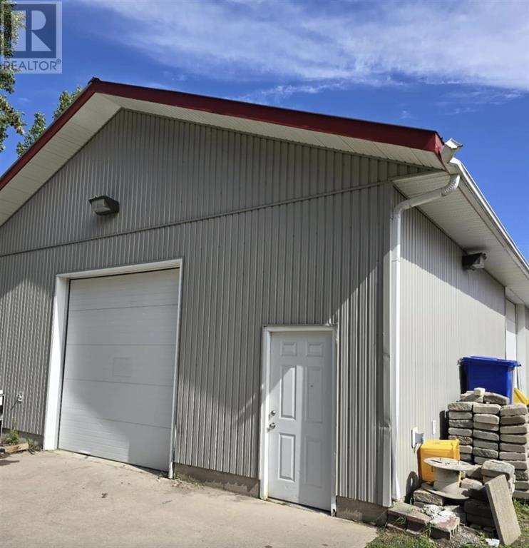 5 Industrial Court B Property Photo 1