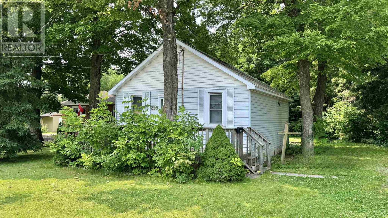 239 Willow Ave Property Photo