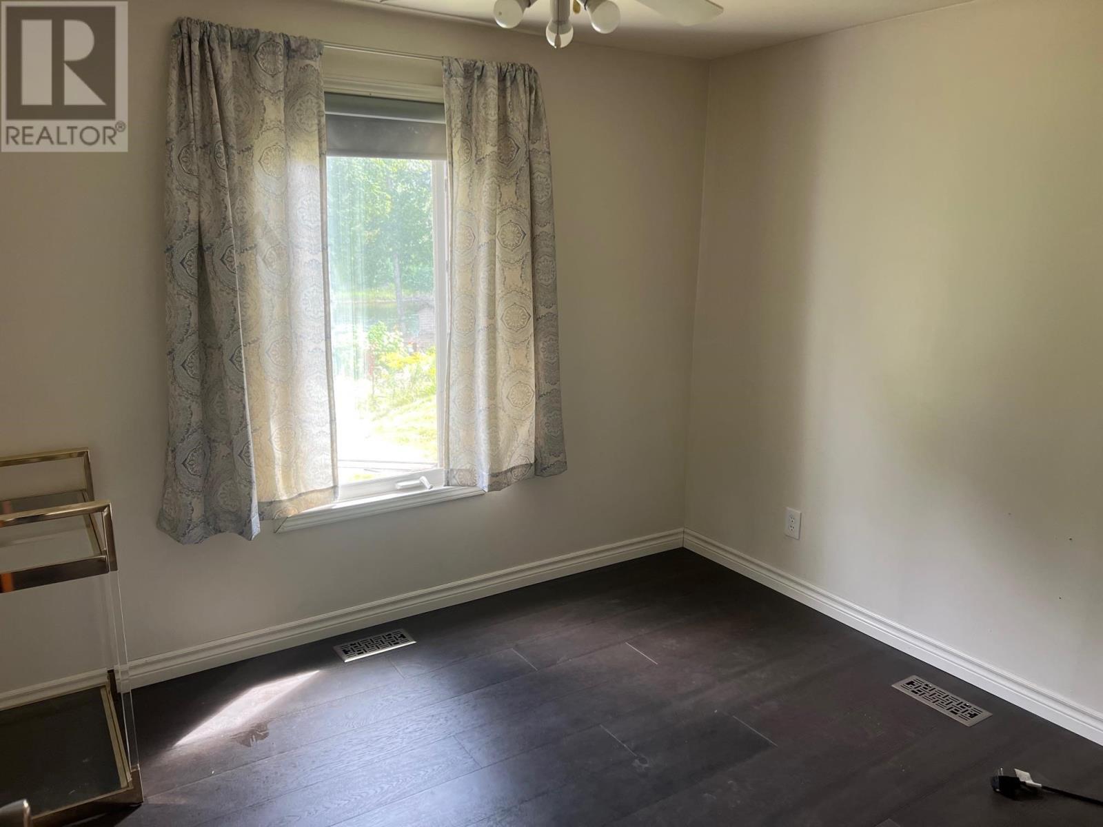 21 Eley Rd Property Photo 12