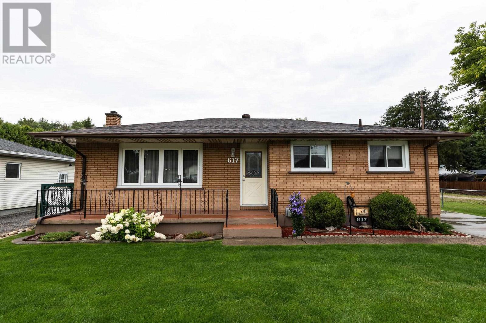 617 Boundary Rd Property Photo 2