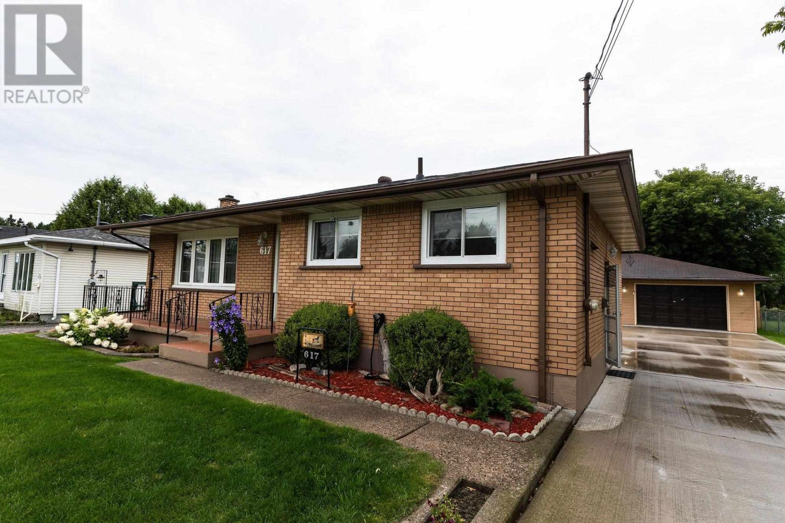 617 Boundary Rd Property Photo 4