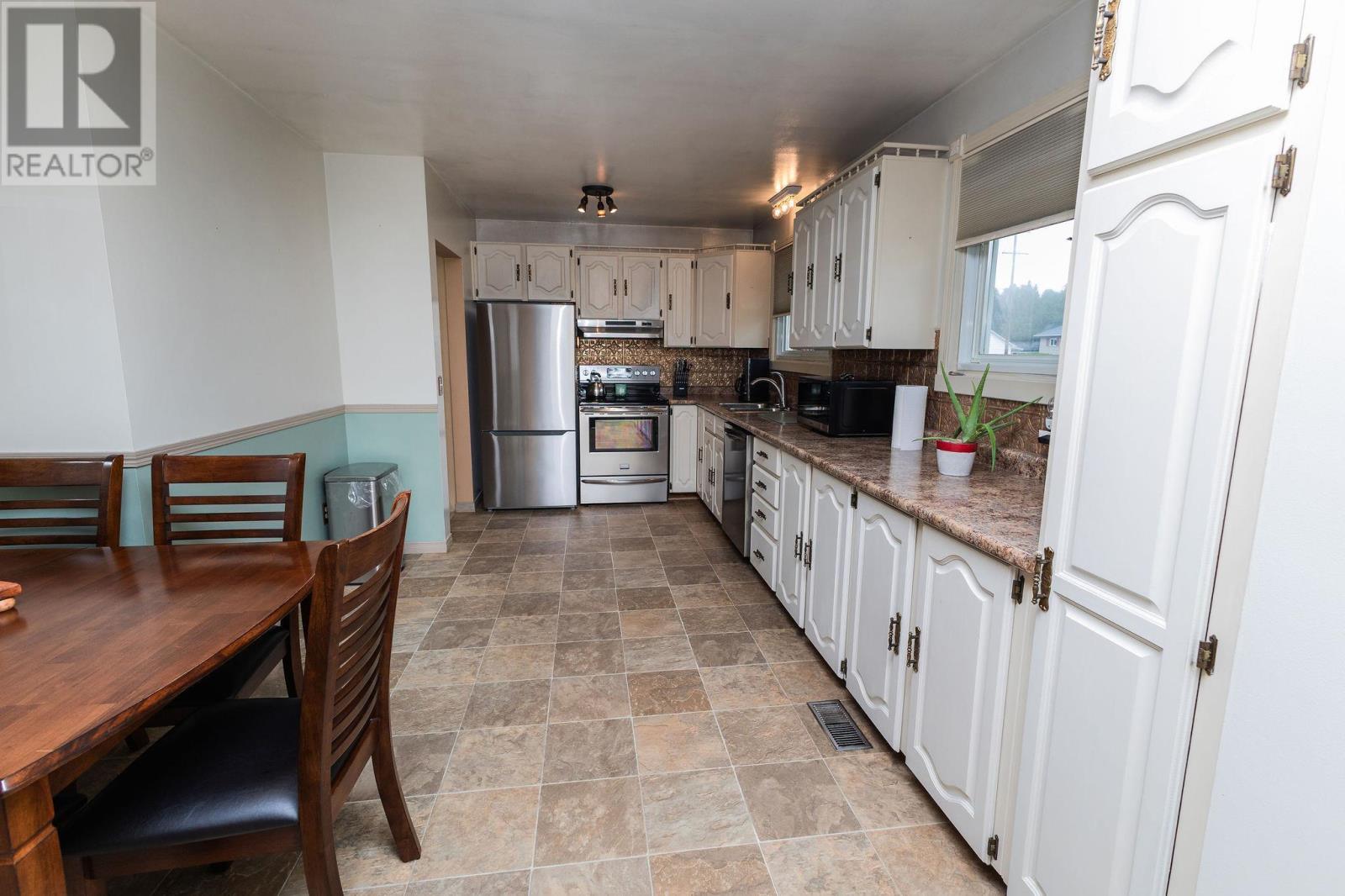 617 Boundary Rd Property Photo 6