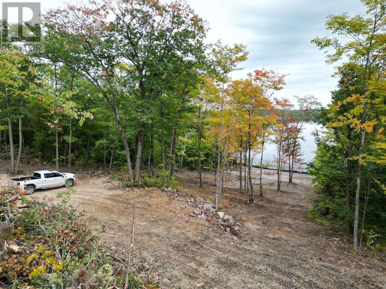 1261 Poleline Rd Property Photo 3
