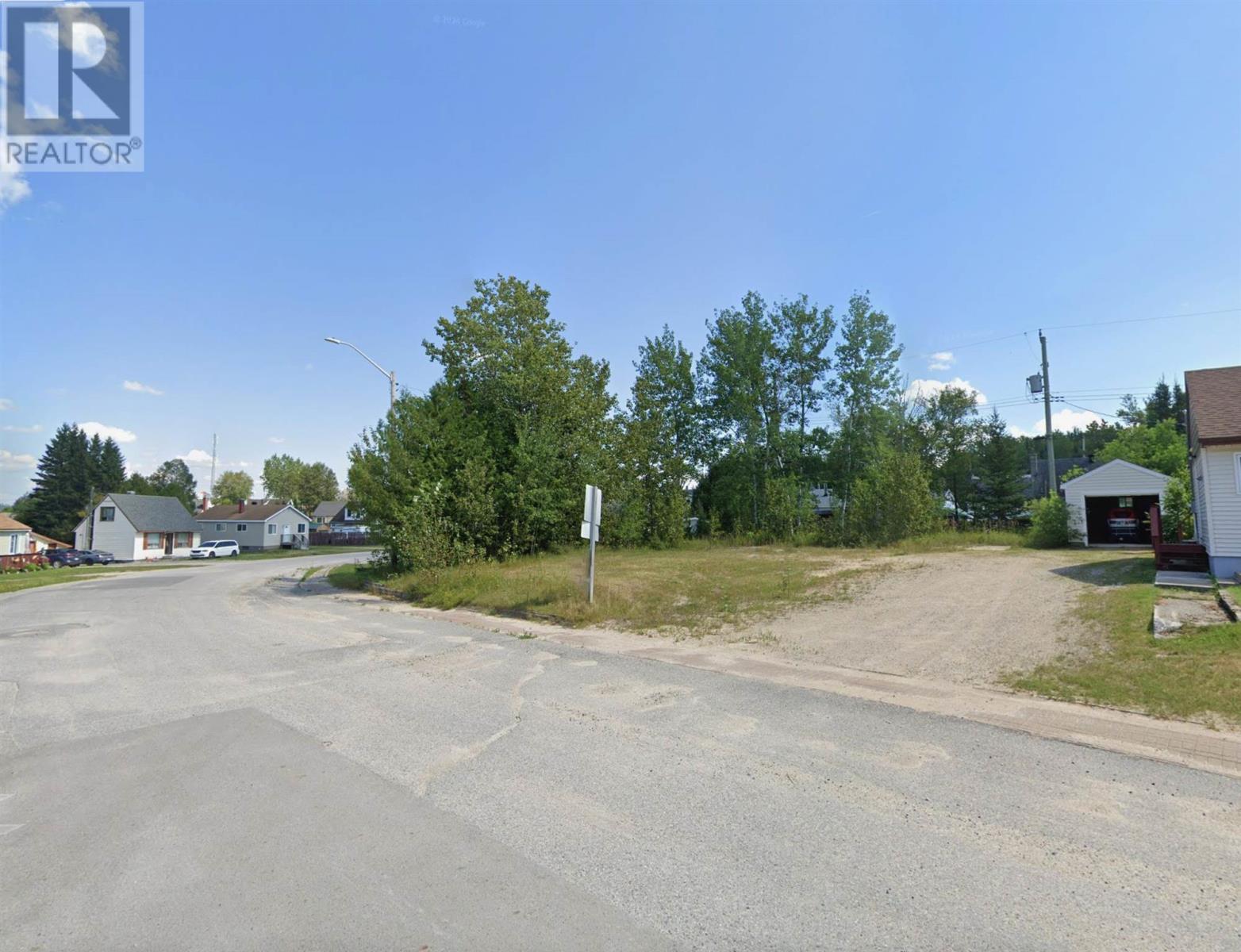 8 Wenonah Dr Property Photo 2