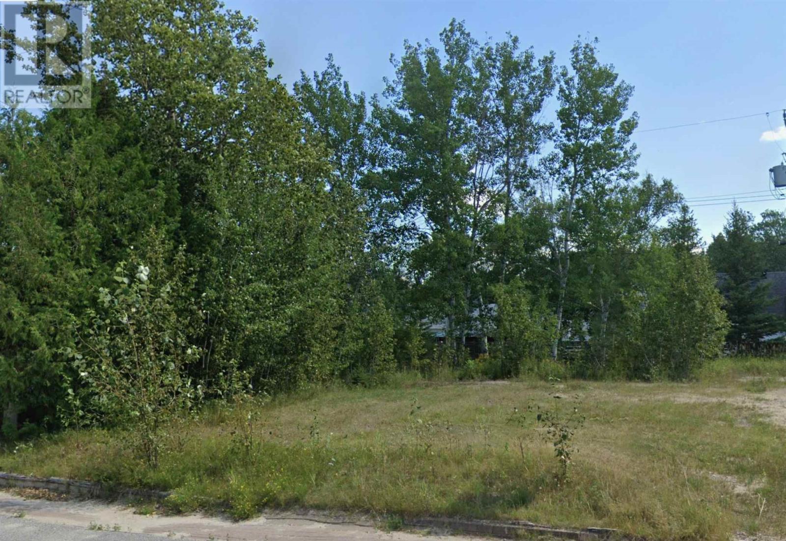 8 Wenonah Dr Property Photo 3