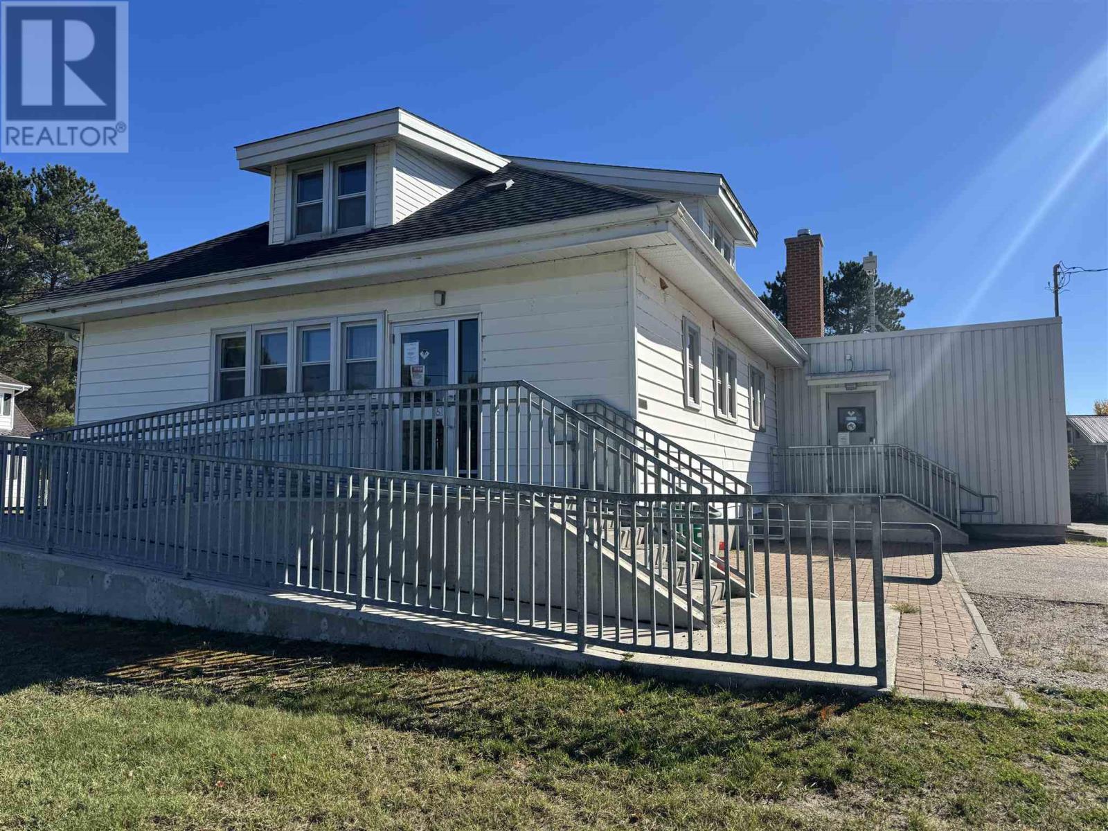 22 Low Ave Property Photo 6