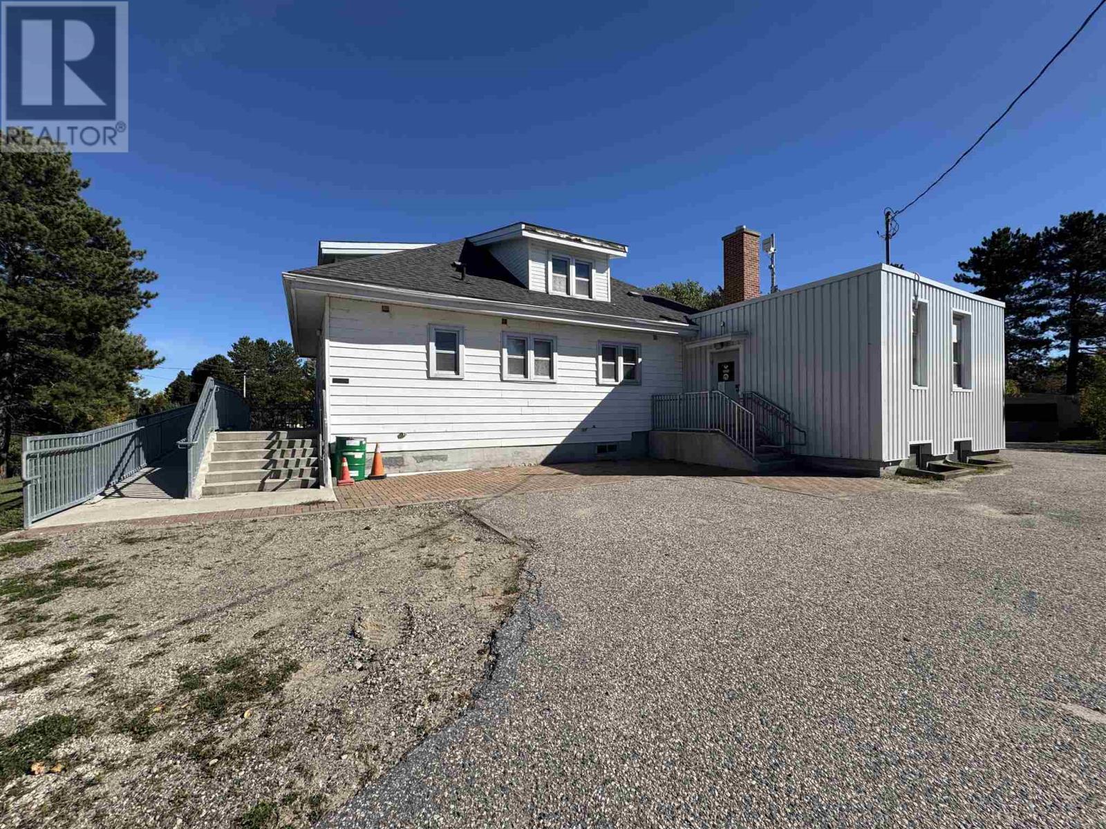 22 Low Ave Property Photo 8
