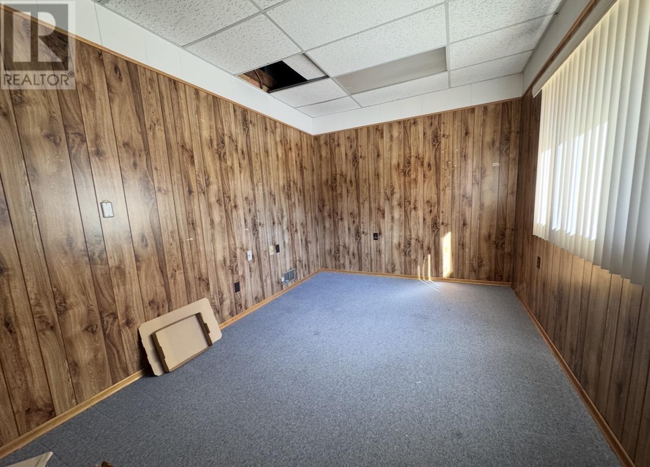 . Henry St Property Photo 12