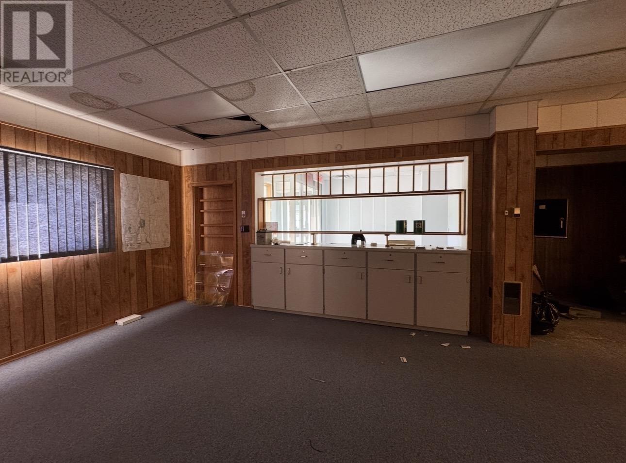 . Henry St Property Photo 13