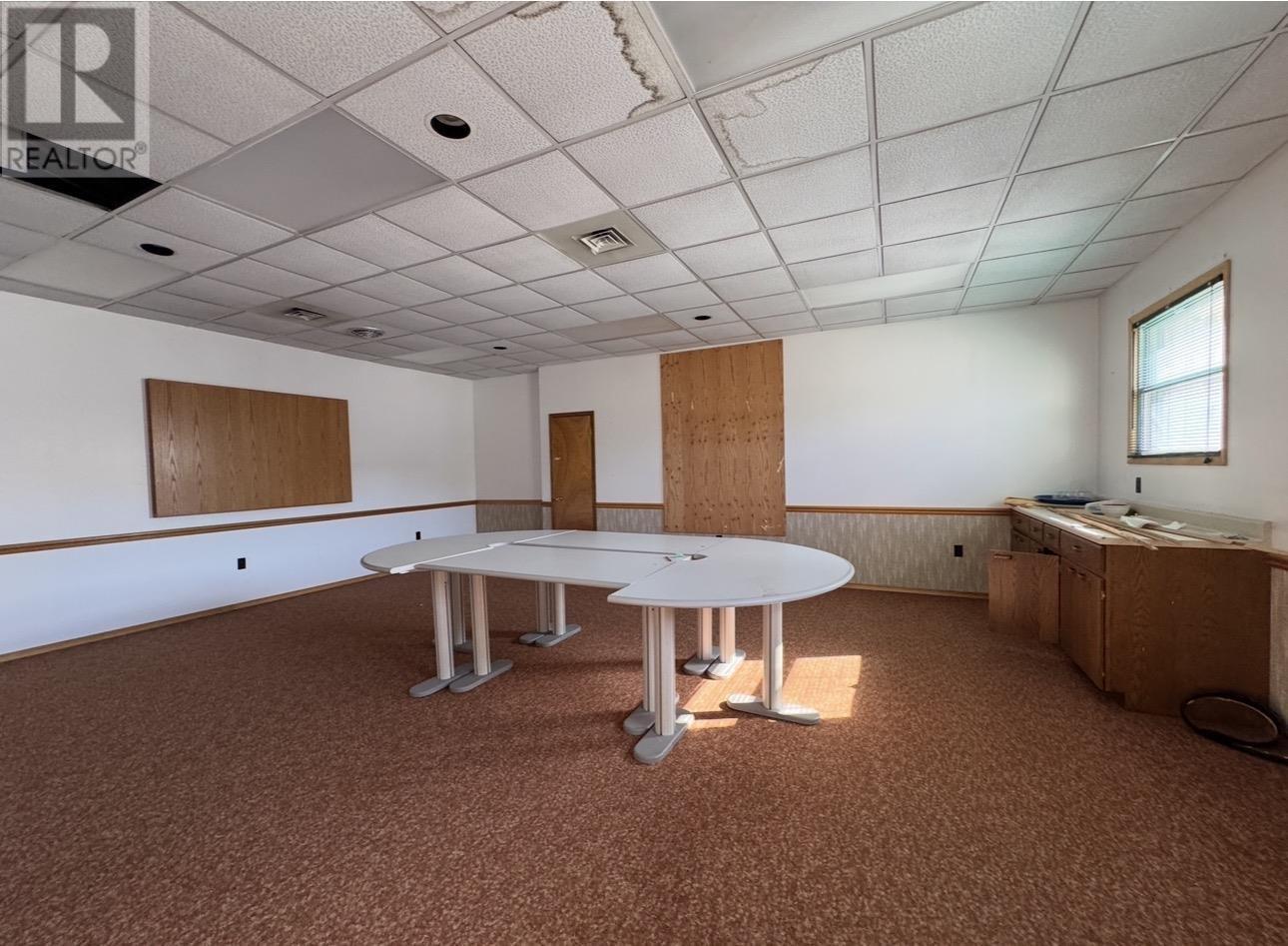 . Henry St Property Photo 17