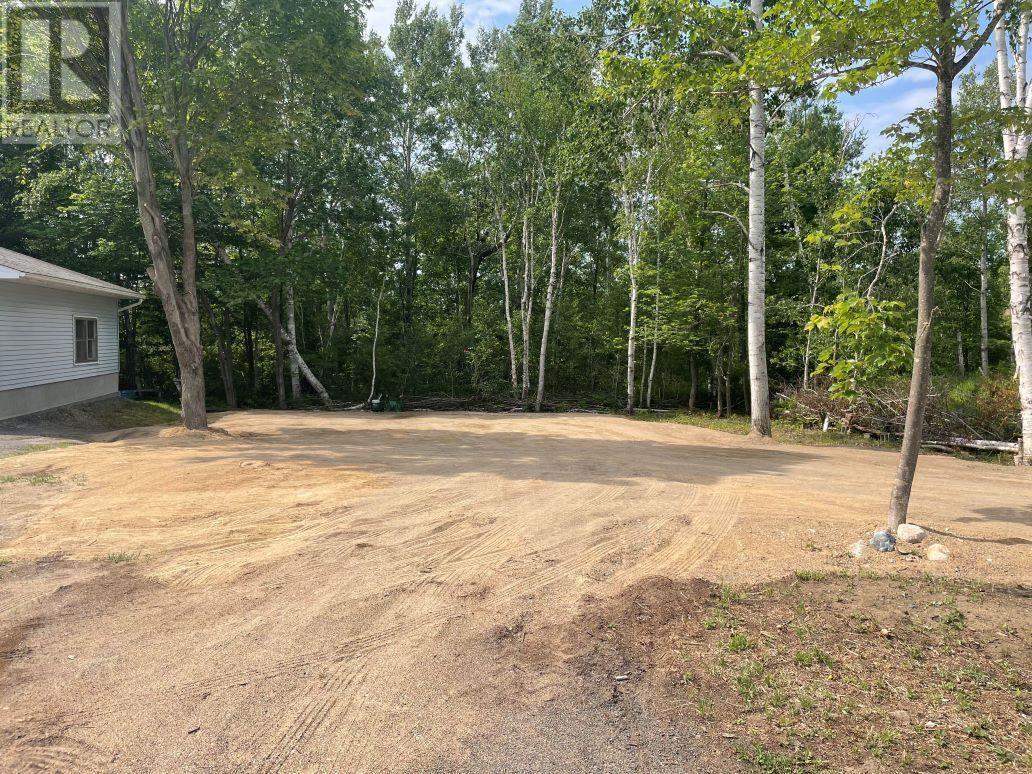 165 Youngfox Rd Property Photo 4