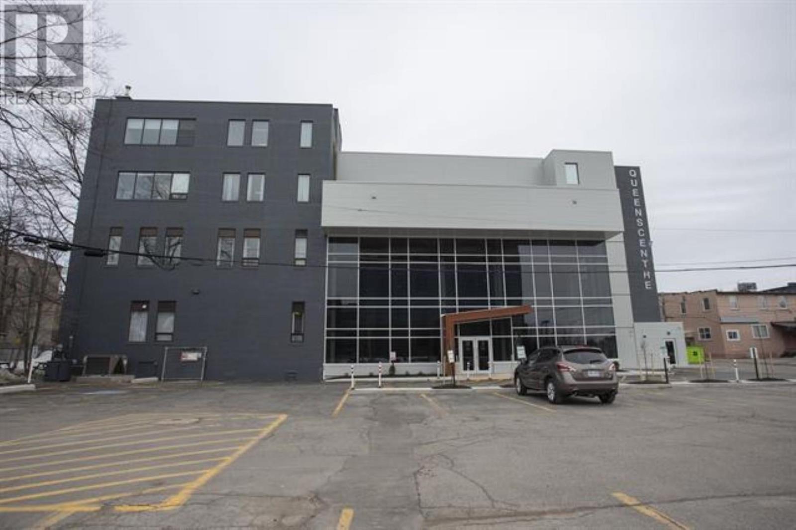 477 Queen St E Property Photo 2