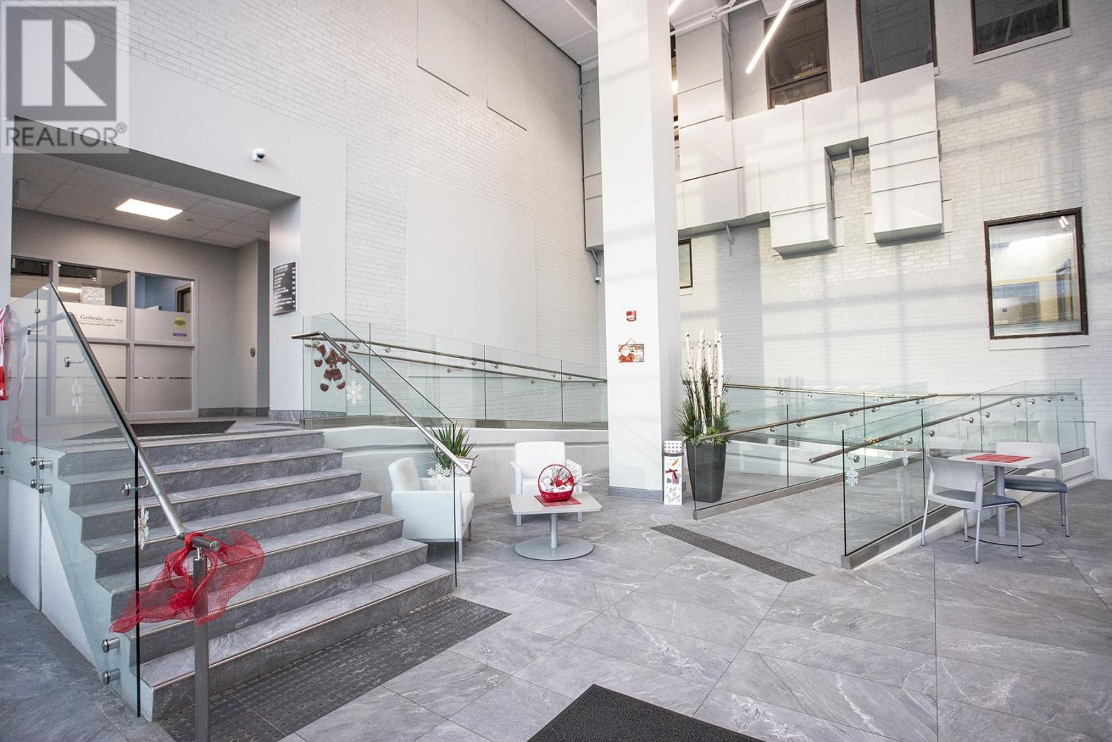 477 Queen St E Property Photo 7