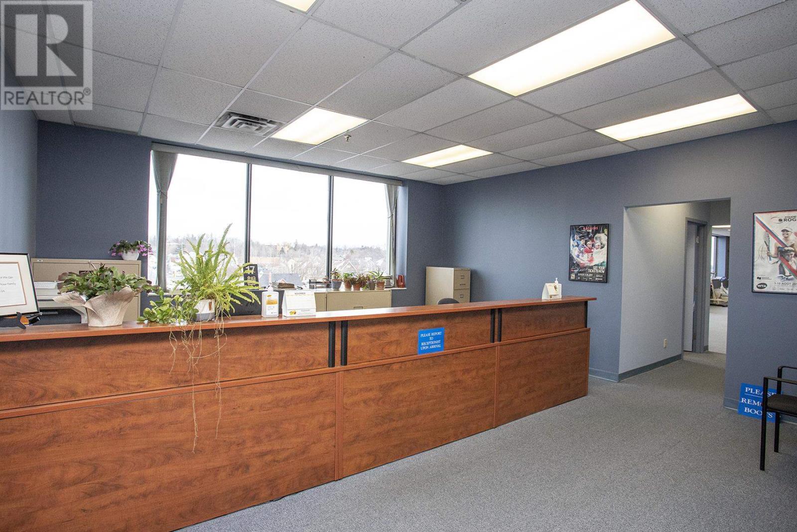 477 Queen St E Property Photo 12