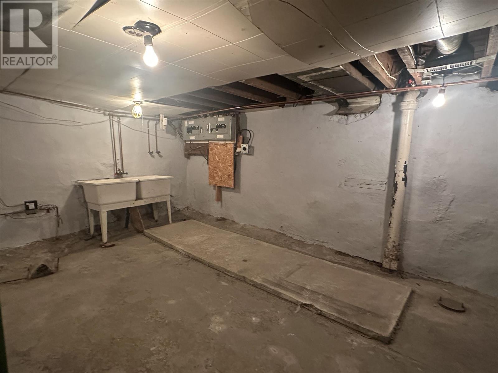 17 Abbott St Property Photo 18