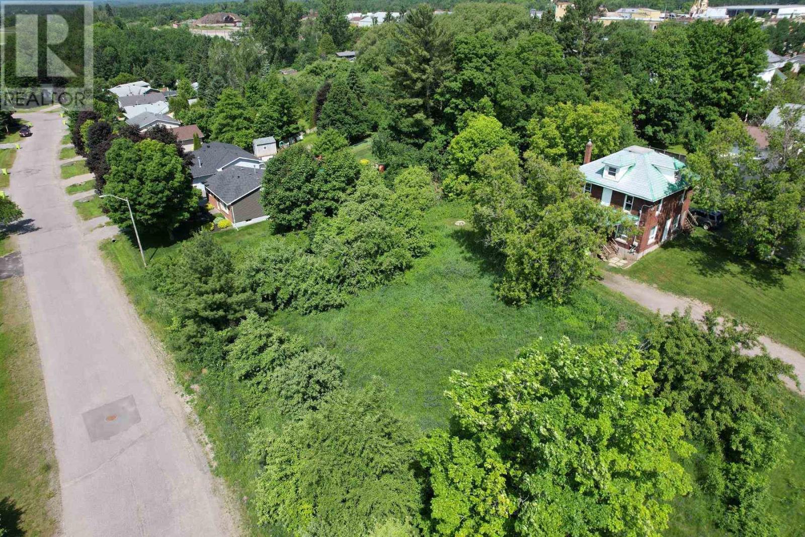 16 Hillside Dr Property Photo 10
