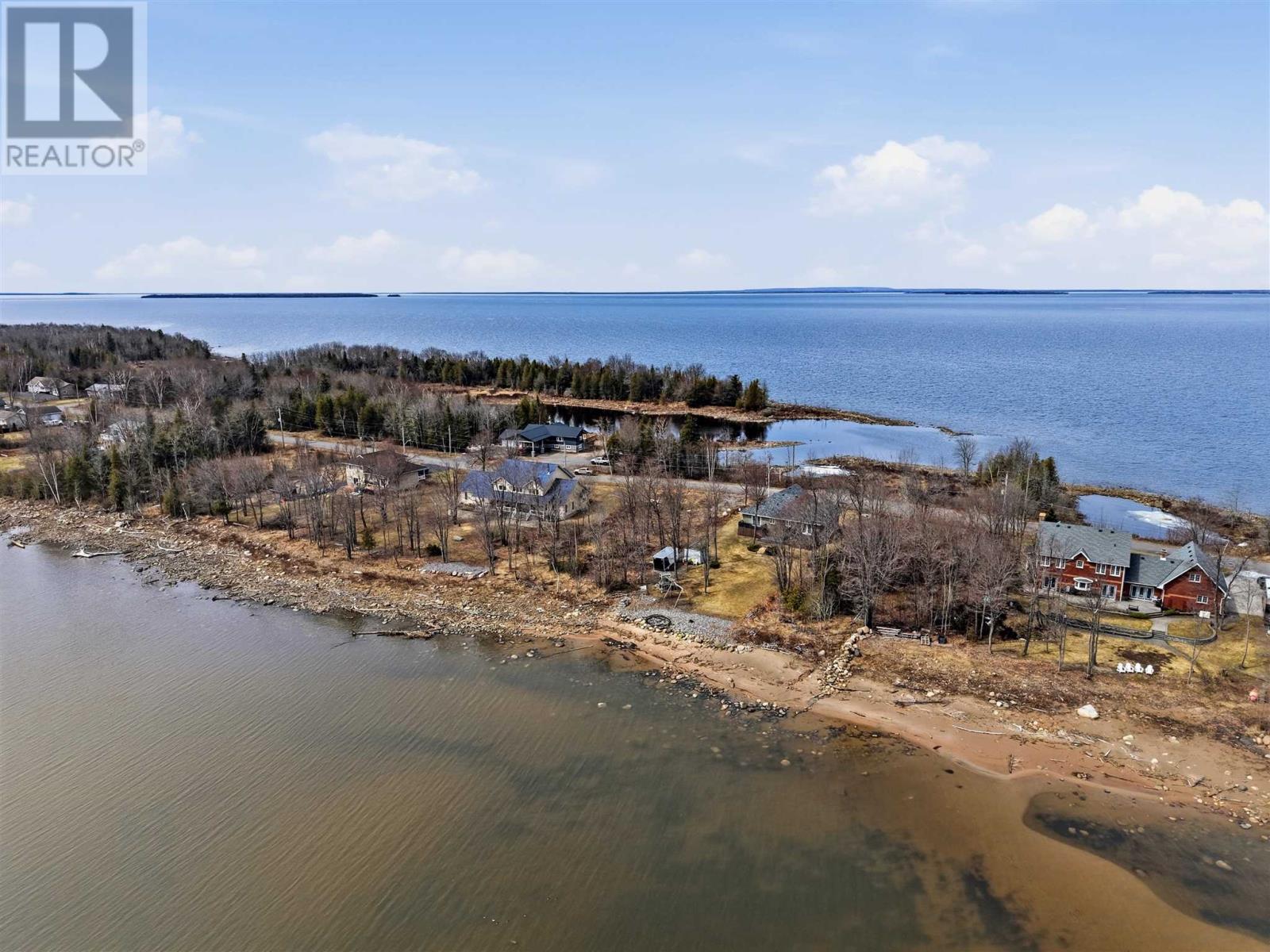 19 Lighthouse Point Dr Property Photo 8