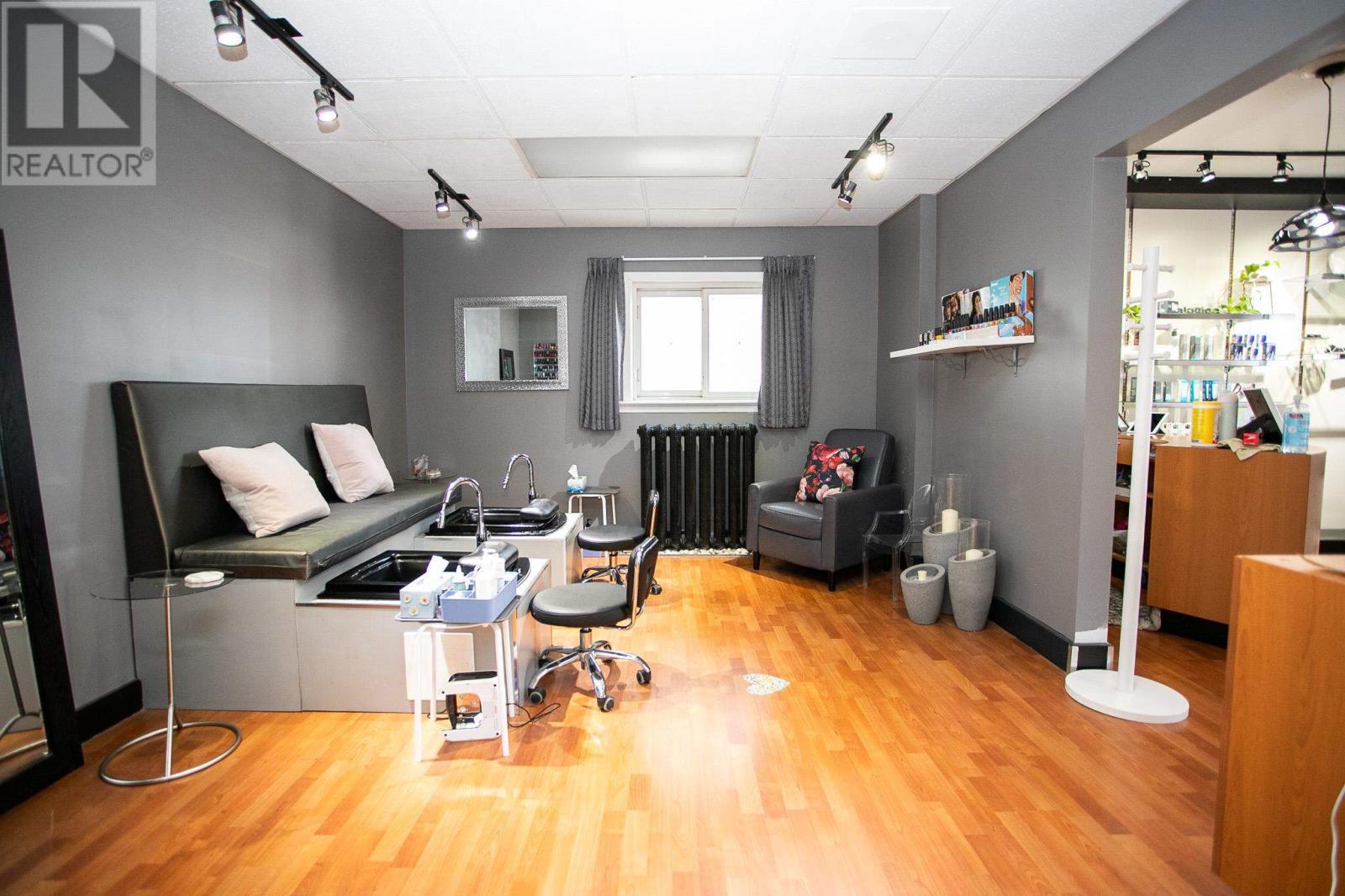 140 East St Property Photo 11